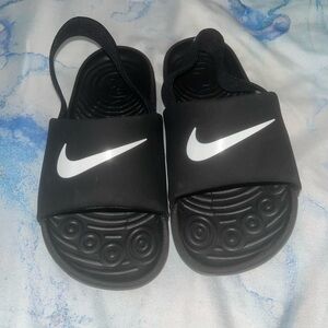 Nike sandals size 9c